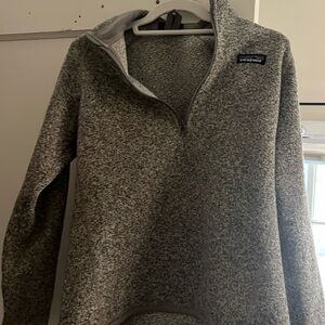 Small Patagonia pull over